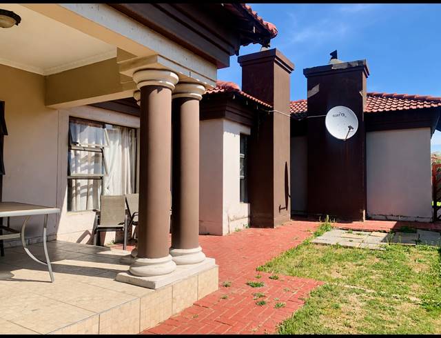 3 BEDROOM HOUSE FOR SALE IN VANDERBIJLPARK SE 6